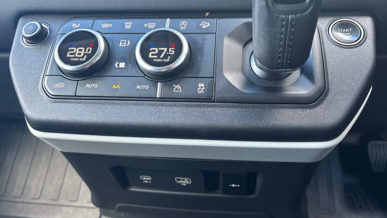 Land Rover Defender 90 Diesel 3.0 D250 Hard Top Auto